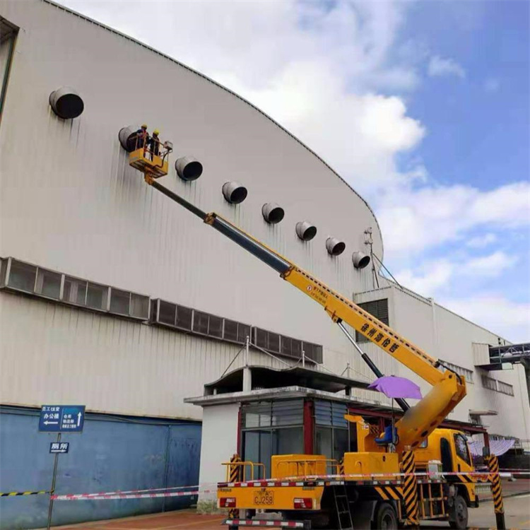 渠县高空作业车出租服务：专业广告牌安装解决方案