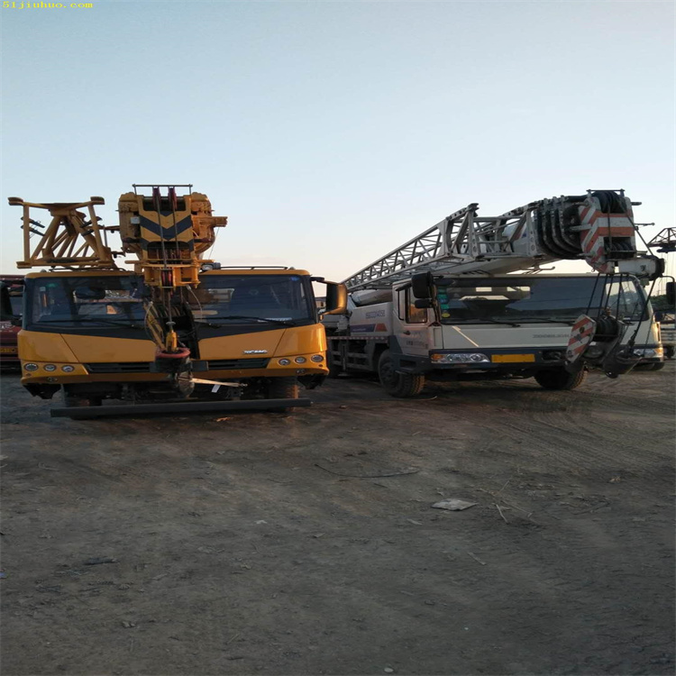 渠县吊车吊挖机正确办法